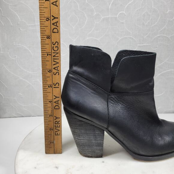 Vince‎ Camuto Helyn Ankle Boots Womens 8.5 Black Soft Leather Pull On Block Heel - Picture 15 of 16